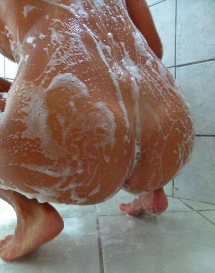 Free porn pics of Soapy cunt, lupe. 6 of 10 pics