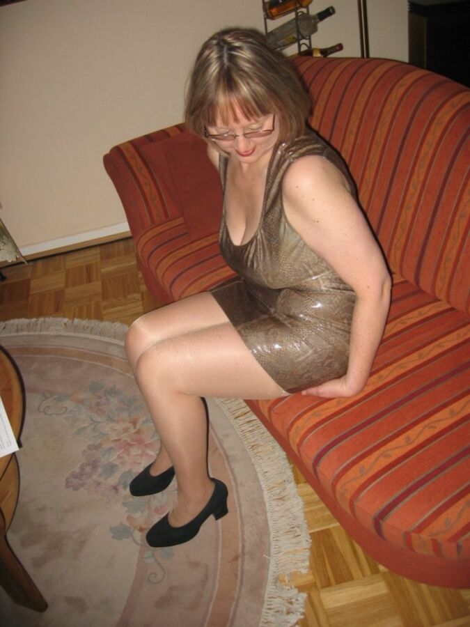 Free porn pics of Grateful Old Cunt in Pantyhose 1 of 11 pics