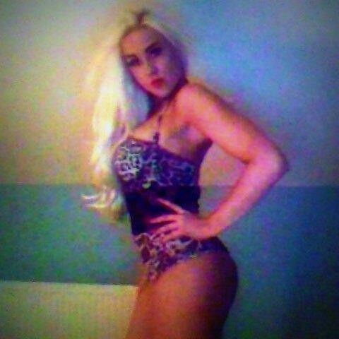 Free porn pics of UK Barbie ex stripper 1 of 23 pics