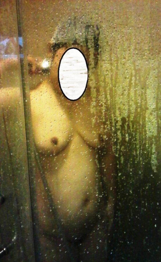 Free porn pics of Bini di shower 1 of 2 pics