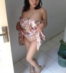 Free porn pics of Vania Ayu Mami Elysa.. Gadis manja dari Mandhaling..... 1 of 78 pics