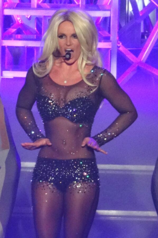 Free porn pics of Britney on stage some more 1 of 28 pics