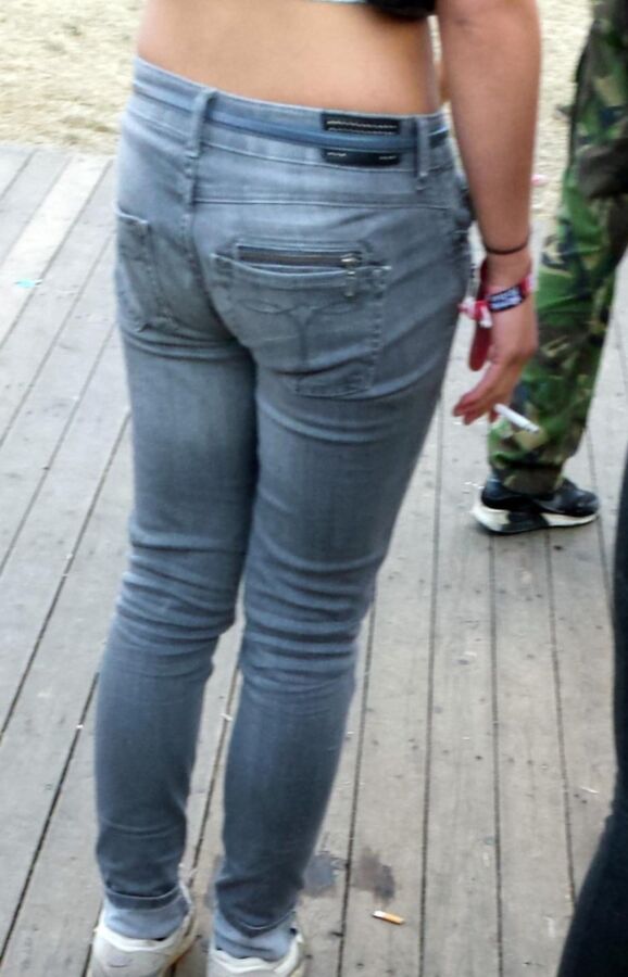 Free porn pics of Nice candid girl jeans et leggings 11 of 15 pics