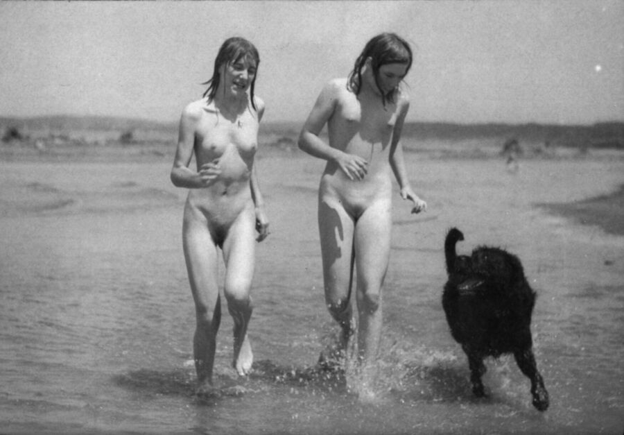 Free porn pics of Vintage Nudism 2 21 of 46 pics