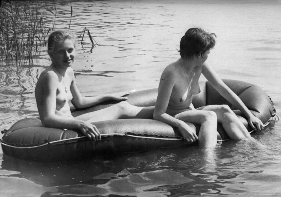 Free porn pics of Vintage Nudism 2 16 of 46 pics