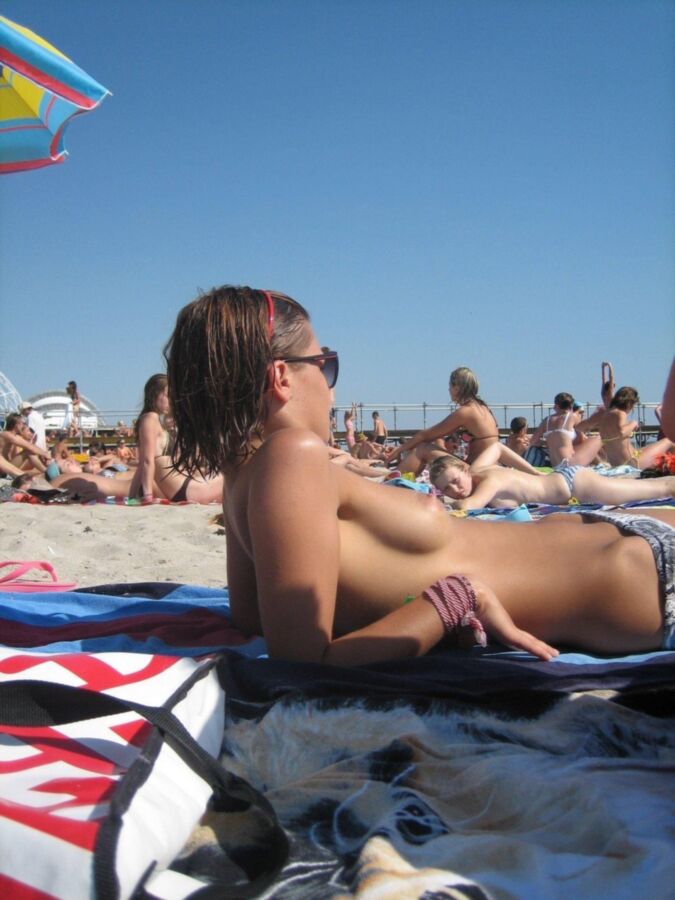Free porn pics of beachgirls (39) 8 of 42 pics