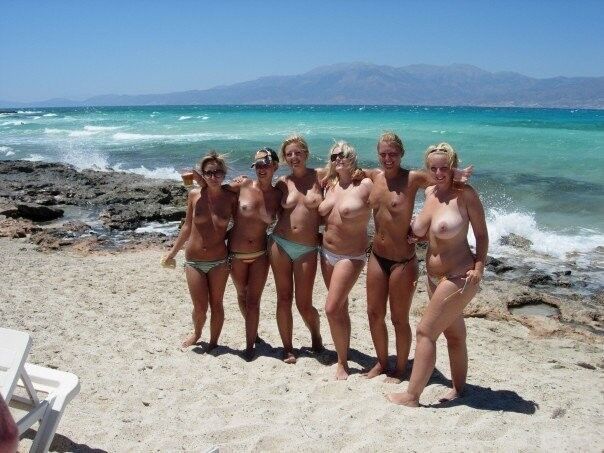 Free porn pics of beachgirls (38) 10 of 34 pics