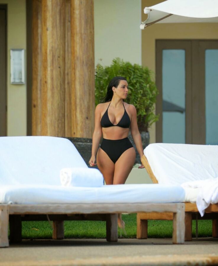 Free porn pics of Kim Kardashian - See Through Top 17 of 20 pics