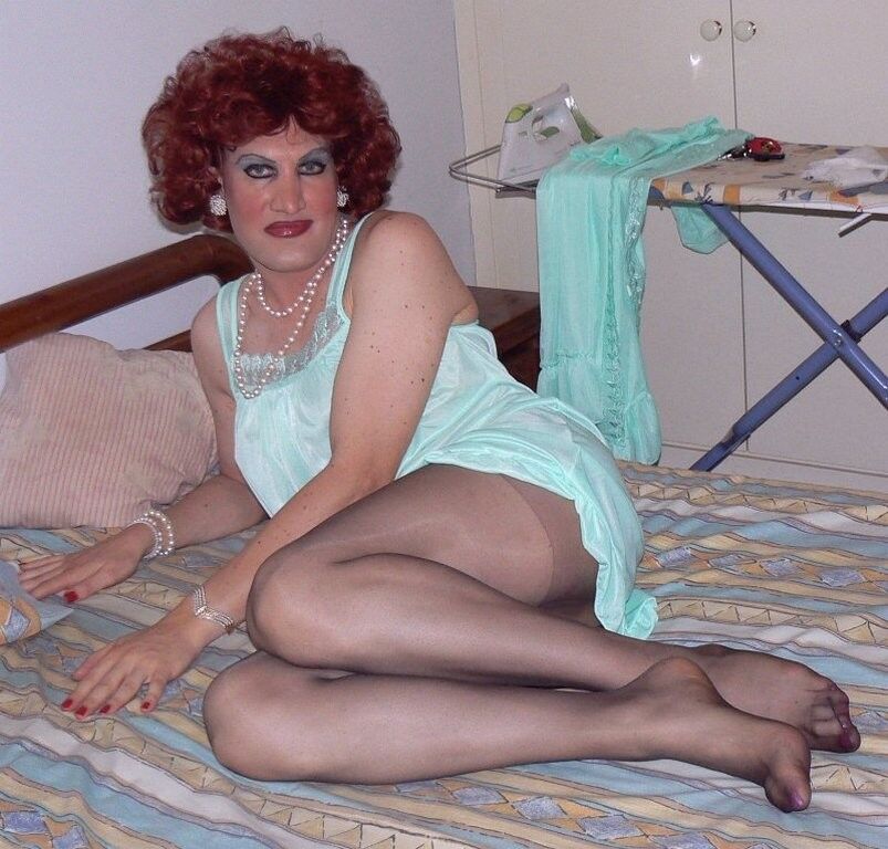 Hot mature granny blowjob Gaggers guide to deepthroat video