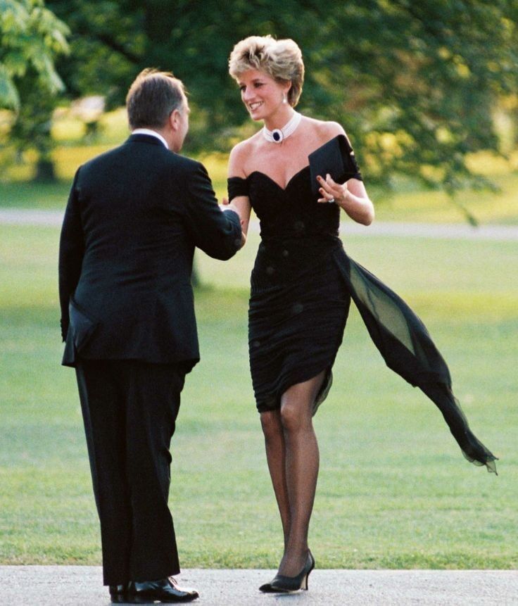 Free porn pics of Princess Diana in black nylons 14 of 25 pics