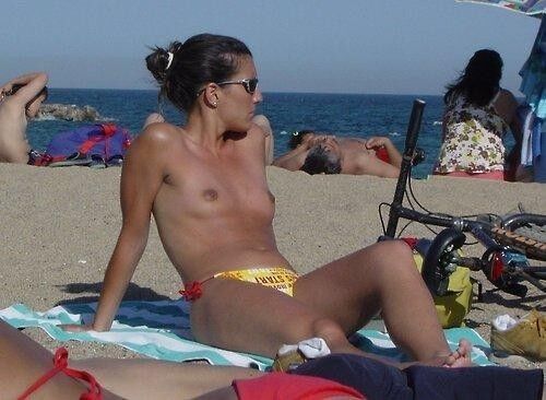Free porn pics of beachgirls (42) 20 of 31 pics