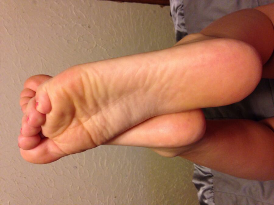 Free porn pics of Feet soles toes ass  10 of 11 pics