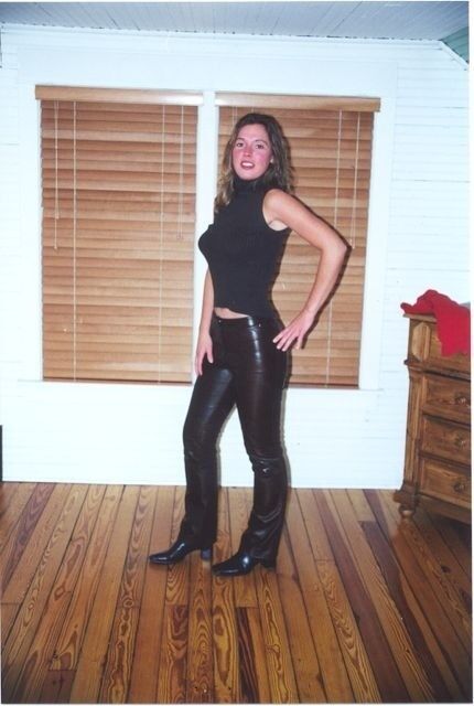 Free porn pics of amateur leather 7 of 67 pics