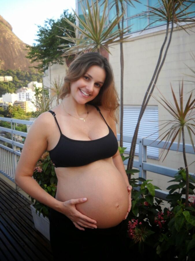 Free porn pics of Hot pregnant mothers to be 13 1 of 24 pics