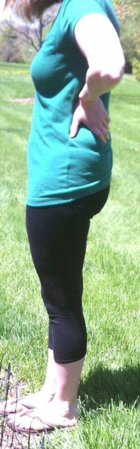 Free porn pics of Wife in her yoga pants in public 7 of 12 pics