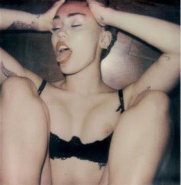 Free porn pics of New miley cyrus photoshoot nudes 7 of 9 pics