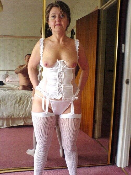 Free porn pics of Mature in stockings. 21 of 77 pics
