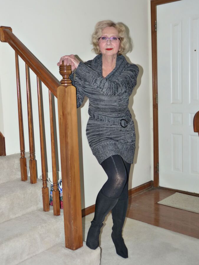 Free porn pics of Granny in pantyhose 2 of 34 pics