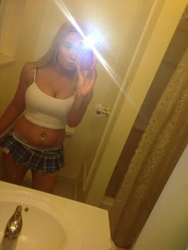 Free porn pics of Please Fake these hot teens 13 of 22 pics