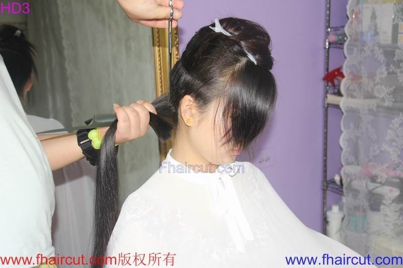 Free porn pics of Chinese girls get their heads shaved 2 of 54 pics