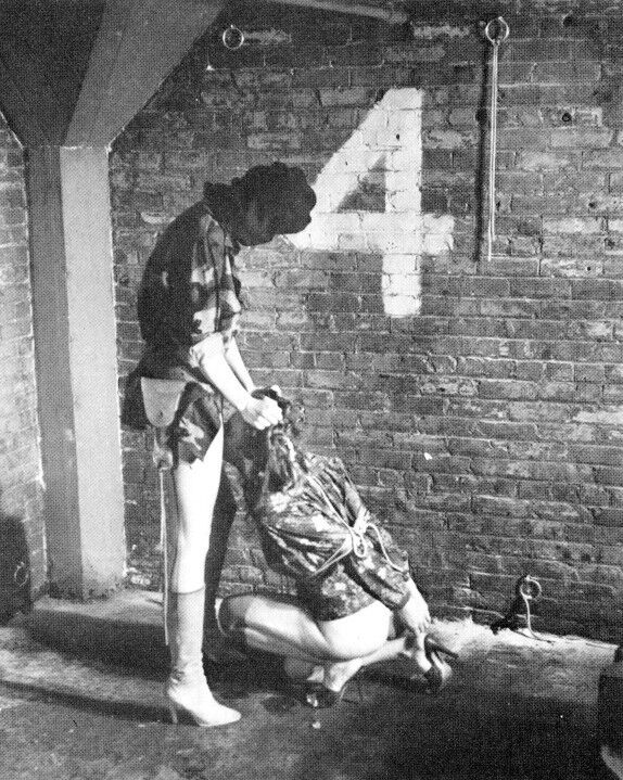 Gym miniskirt retro torture