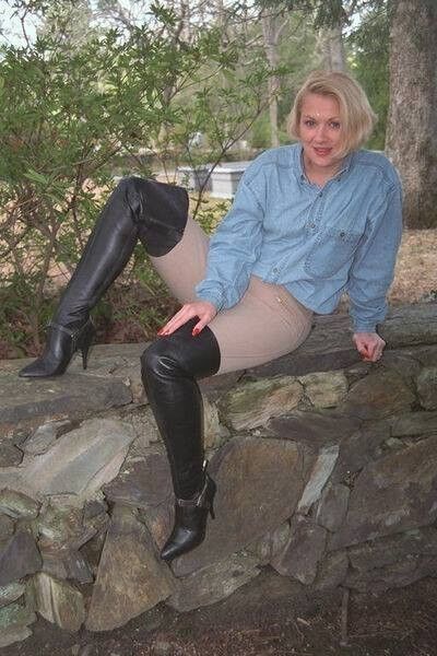 Free porn pics of vintage tight hight boots 5 of 24 pics
