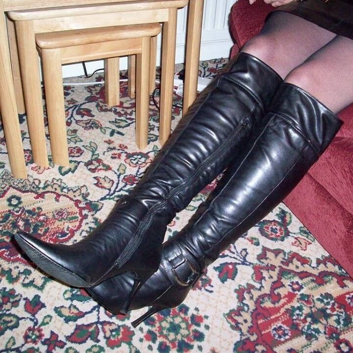 Free porn pics of vintage tight hight boots 23 of 24 pics