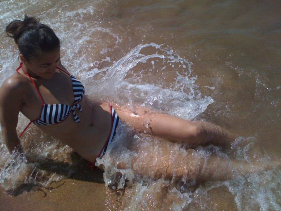Free porn pics of sexy wife at the beach  14 of 16 pics