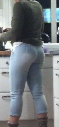 Free porn pics of Milf wifes jeans ass 8 of 8 pics