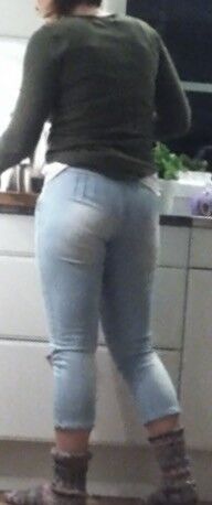 Free porn pics of Milf wifes jeans ass 2 of 8 pics