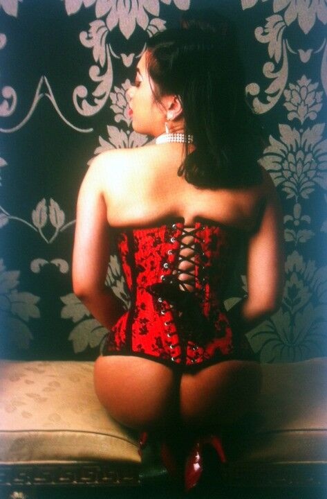 Free porn pics of Angela Glasgow Chinese burlesque model 3 of 7 pics