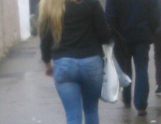 Free porn pics of Random street slut with lovely fat ass I felt deserved to be on  3 of 6 pics