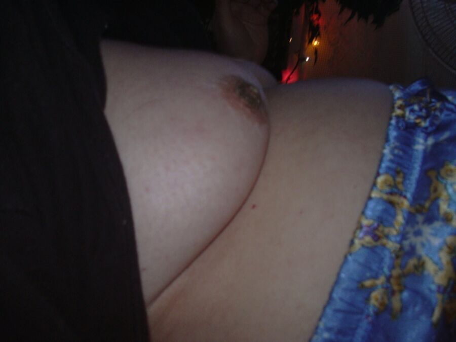 Free porn pics of Aynt Linda big tits and nipples 2 of 6 pics