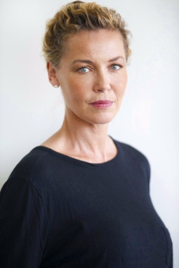 Free porn pics of Connie Nielsen MILF 21 of 58 pics