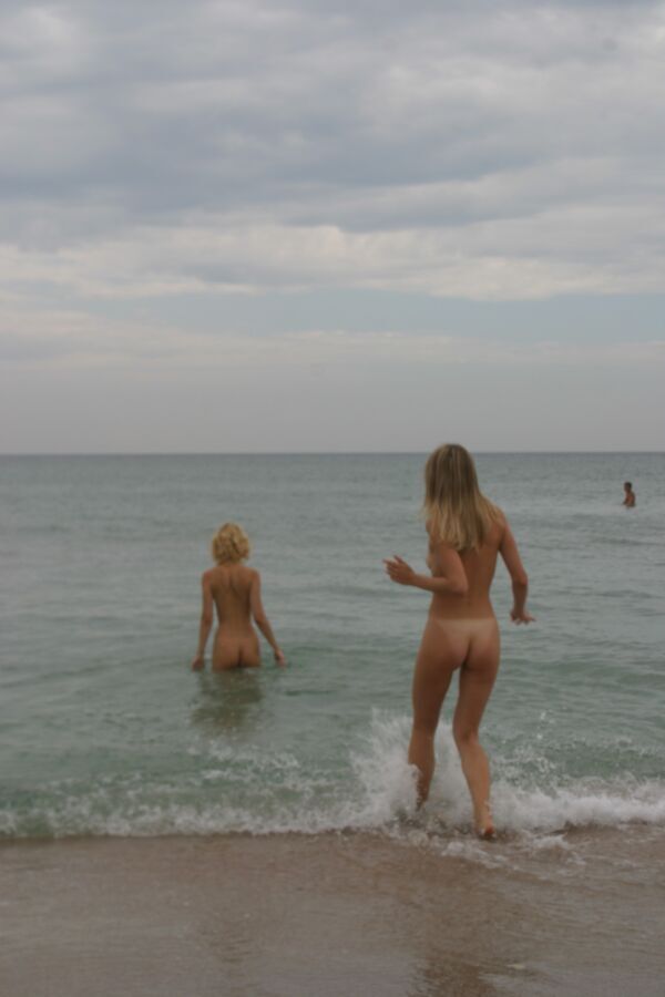 Free porn pics of NUDIST BEACH  very sexy teen blonde 4 of 74 pics