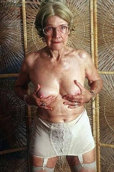Free porn pics of Grannys. 19 of 24 pics