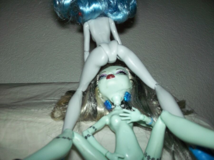 Free porn pics of Monster HIgh Due 18 of 66 pics