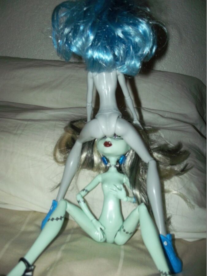 Free porn pics of Monster HIgh Due 17 of 66 pics