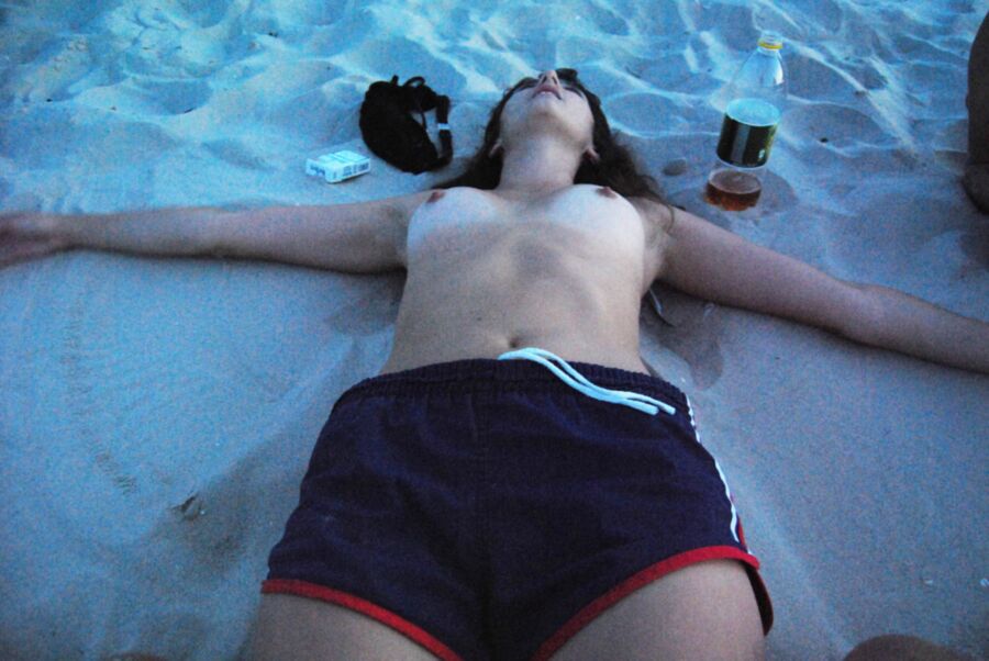 Free porn pics of Agata polish webwhore on the beach 3 of 17 pics