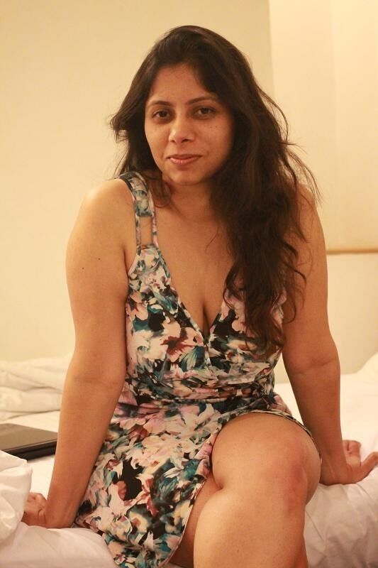 Free porn pics of indian gf Megha exposed 2 of 10 pics