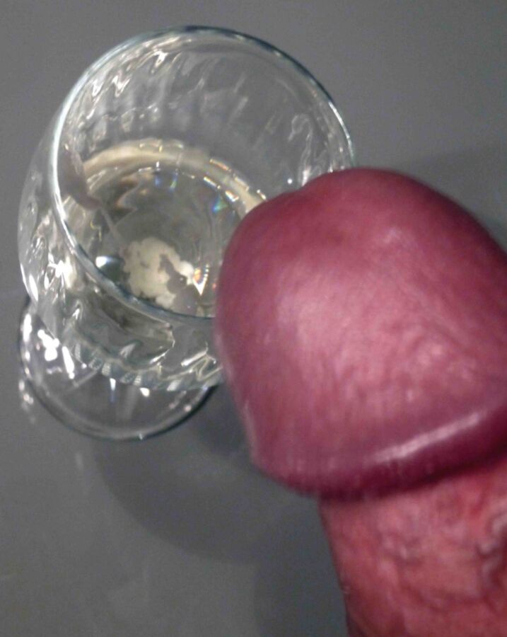 Free porn pics of Cum in a glass 4 of 5 pics