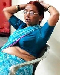Free porn pics of sexy curvy indian busty housewife 3 of 3 pics