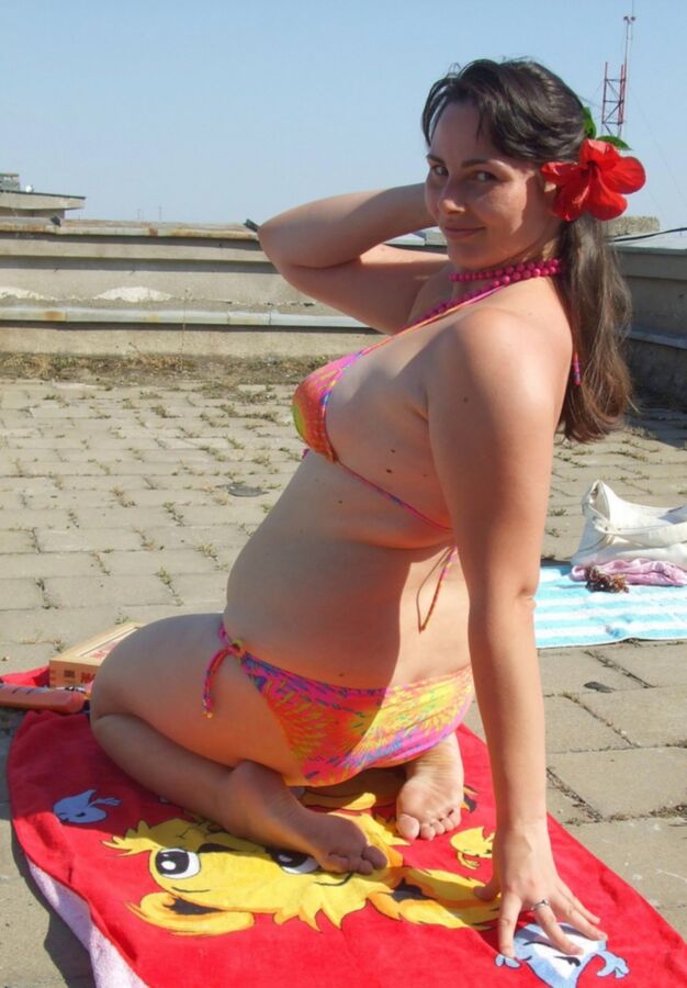Free porn pics of Sexy Chubby Wife with Colorful Bikini 9 of 24 pics