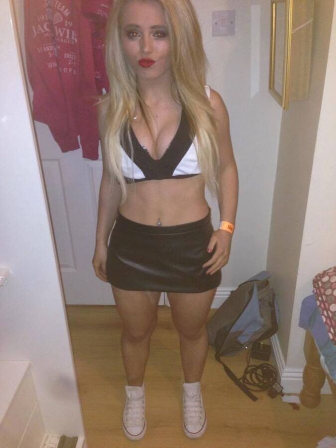 Free porn pics of fat teen chavs who need to get skinny 12 of 27 pics