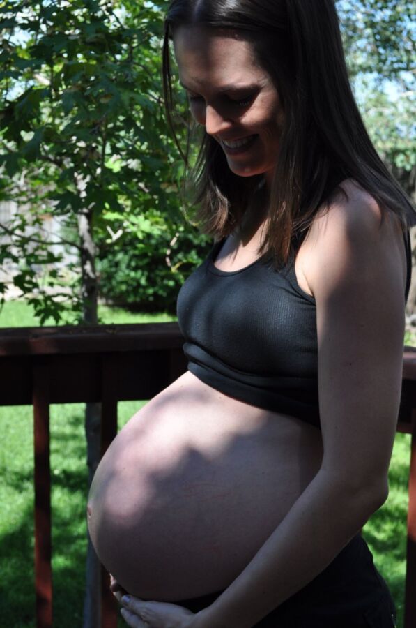 Kristin Pregnant.