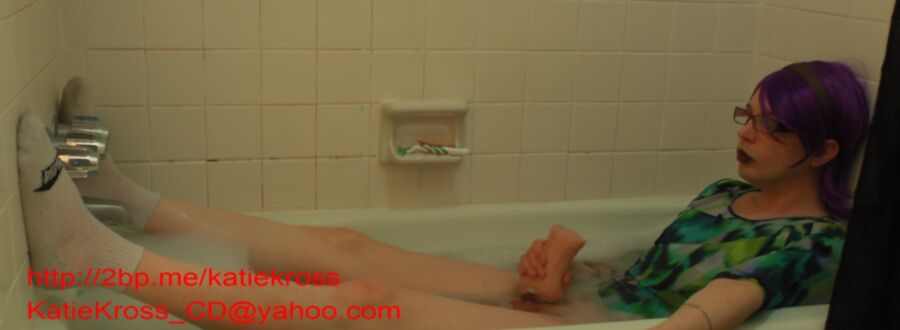 Free porn pics of Katie Kross Bath Time 10 of 14 pics