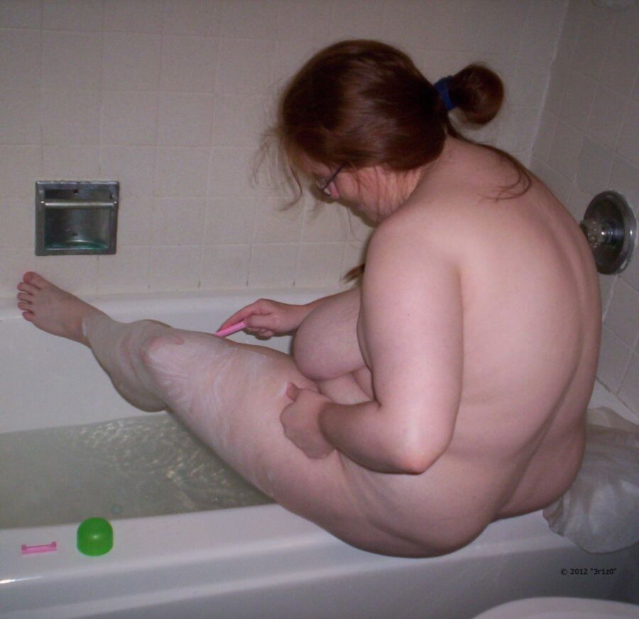 Free porn pics of kate in bath 4 of 14 pics