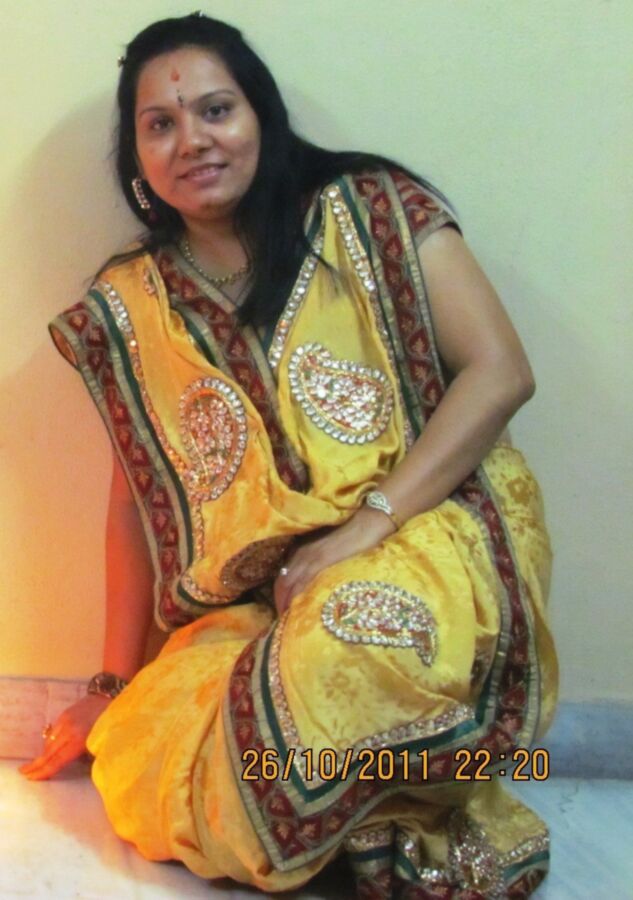 Free porn pics of Indian Milf Ritu with Mehendi for CUM TRIBUTE & FAKE 18 of 27 pics