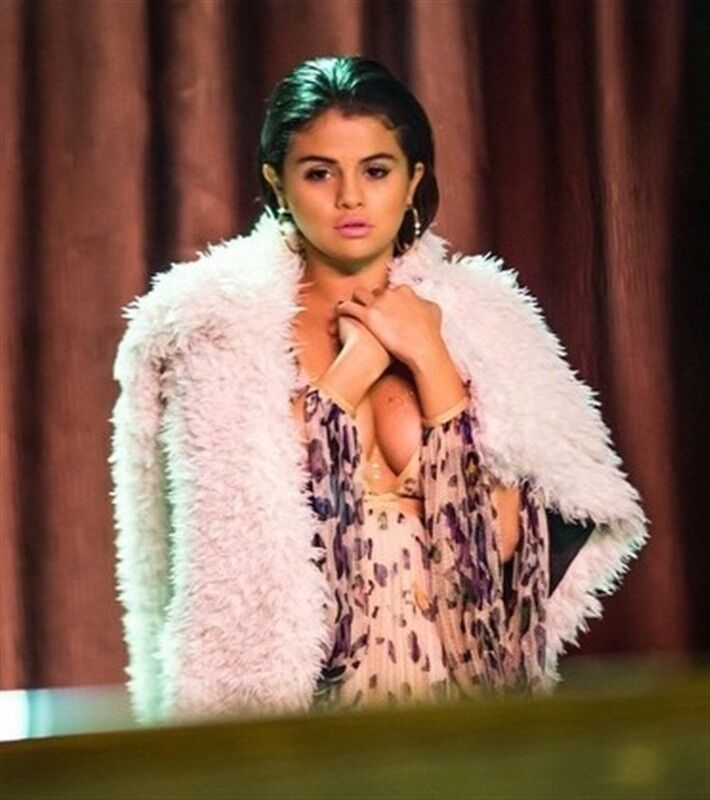 Free porn pics of Selena Gomez Covered Topless In V Magazine 5 of 5 pics