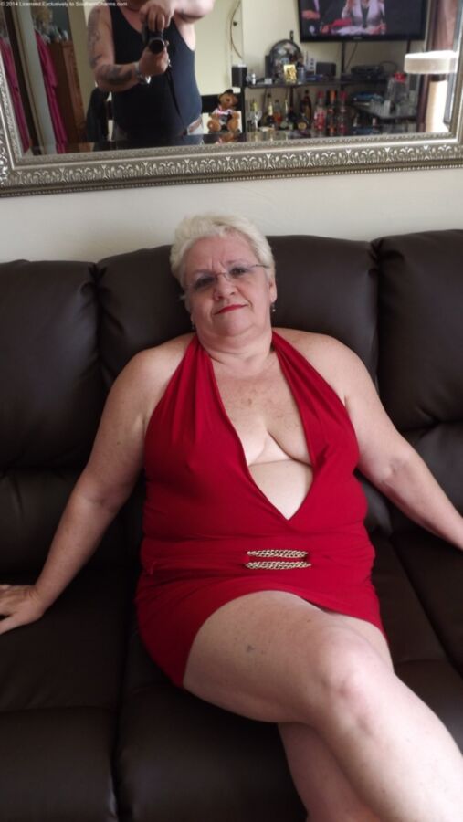 Free porn pics of Fat old Granny amateur 10 of 28 pics